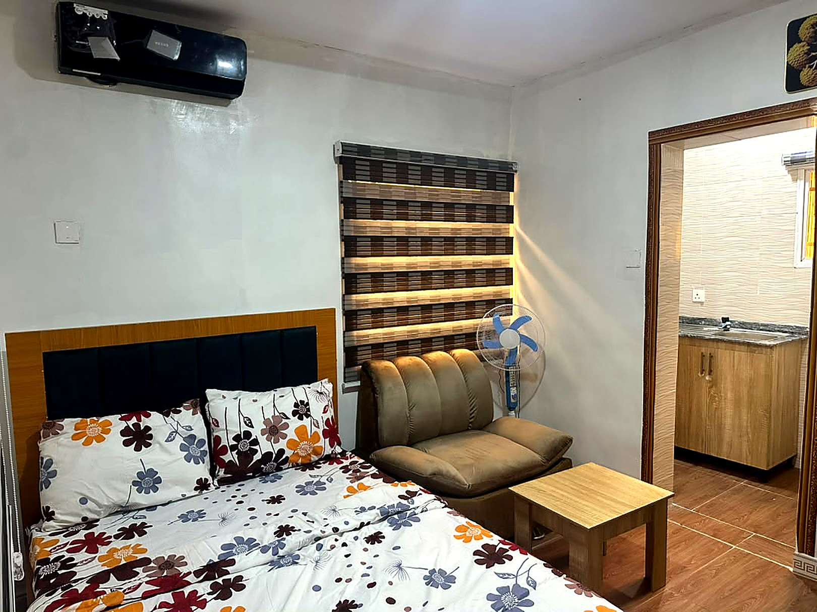 Classic Room with a bed and sitting area